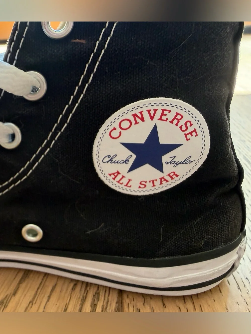 Converse Chuck Taylor All Star Kids High Top Sneakers in Black and White Sz 2.5